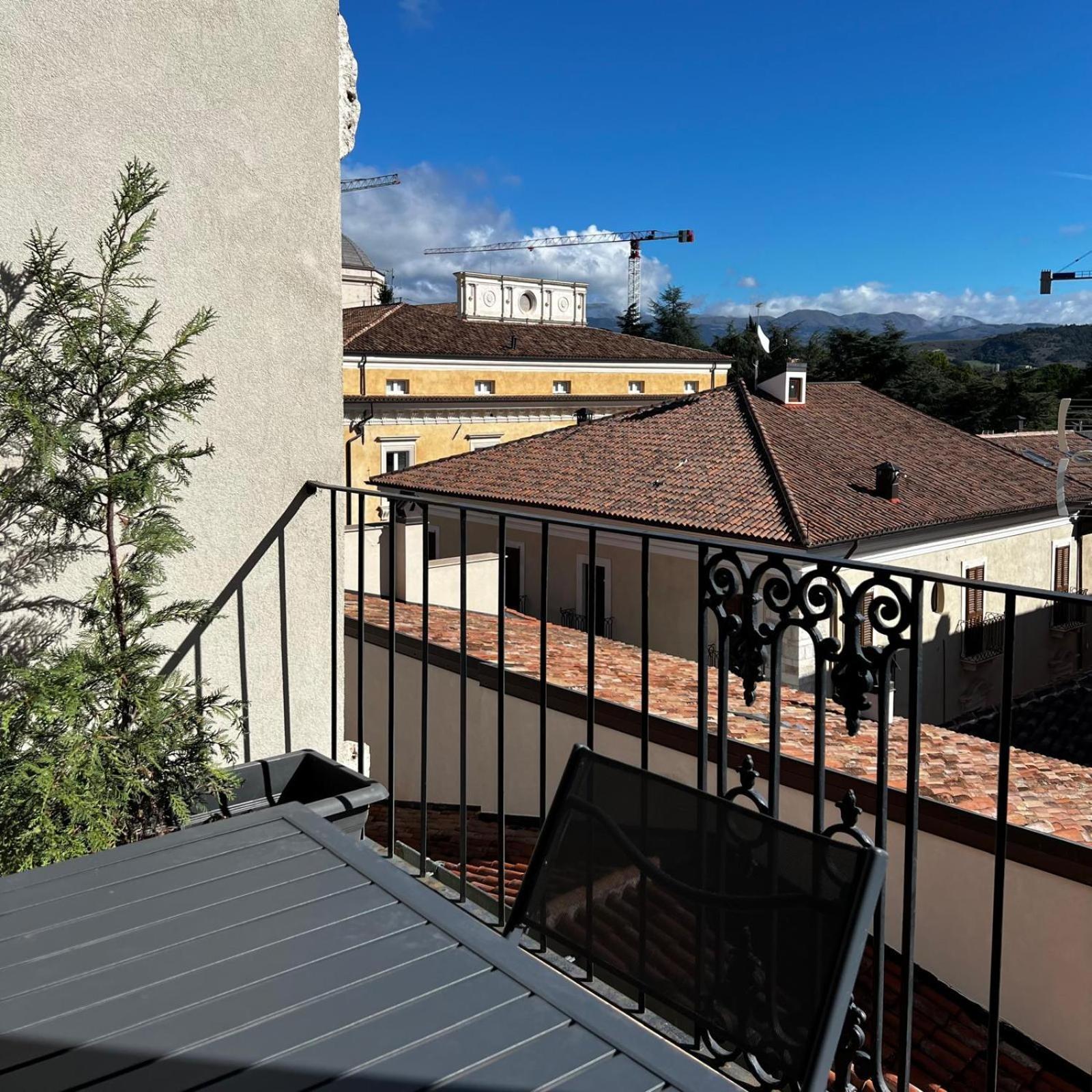 Antica Dimora San Crisante - Centro Storico Apartment LʼAquila Exterior foto