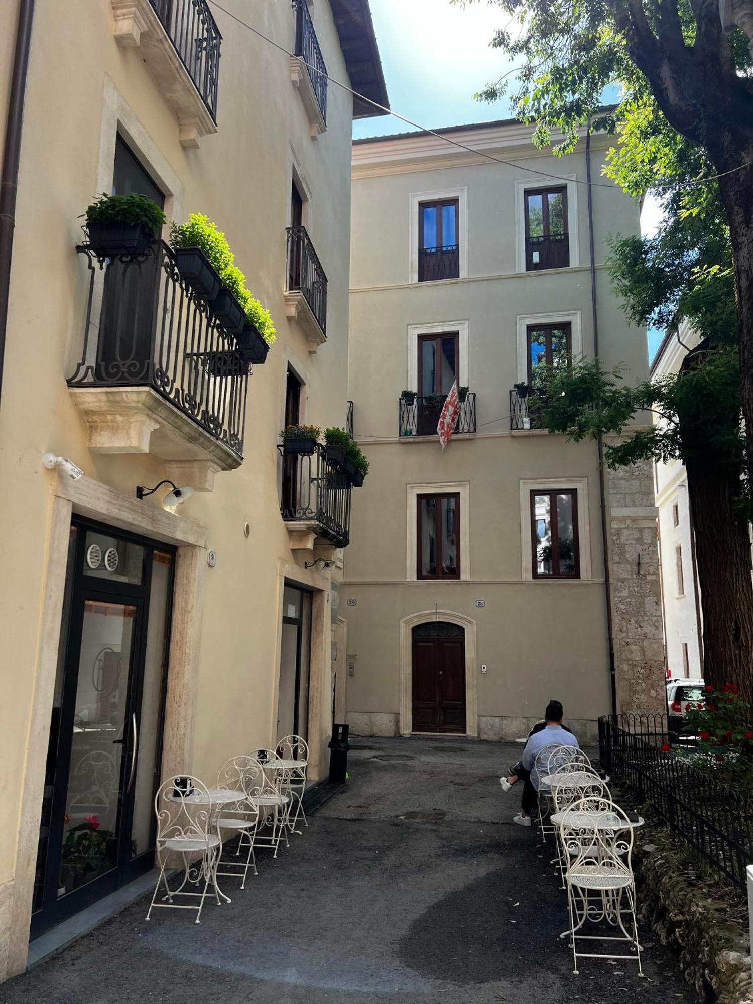 Antica Dimora San Crisante - Centro Storico Apartment LʼAquila Exterior foto