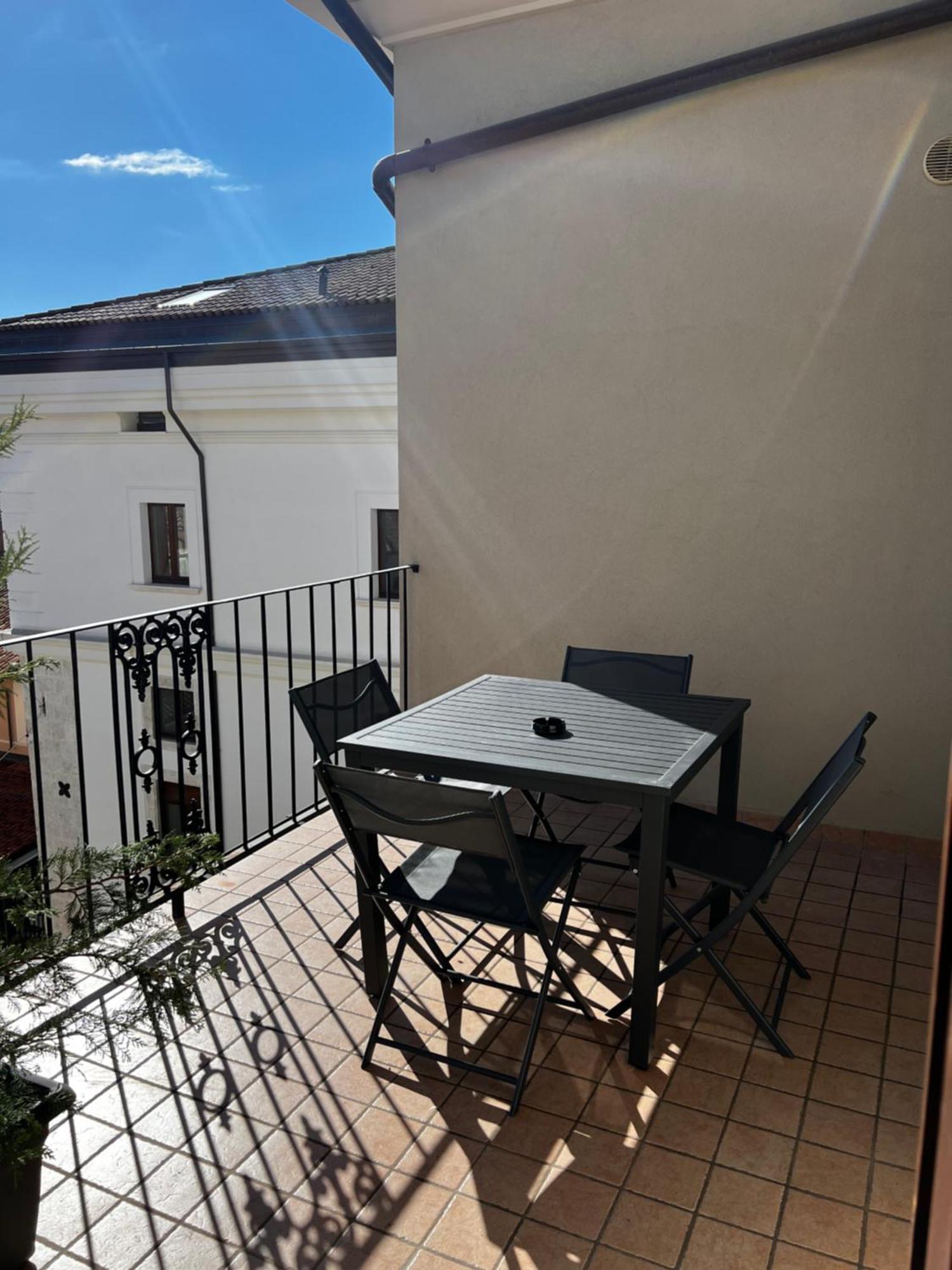 Antica Dimora San Crisante - Centro Storico Apartment LʼAquila Exterior foto